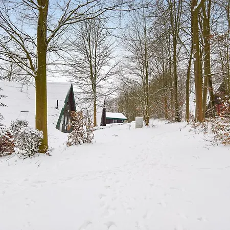 بيت للعطل Three-bedroom Holiday In باد آرولزن