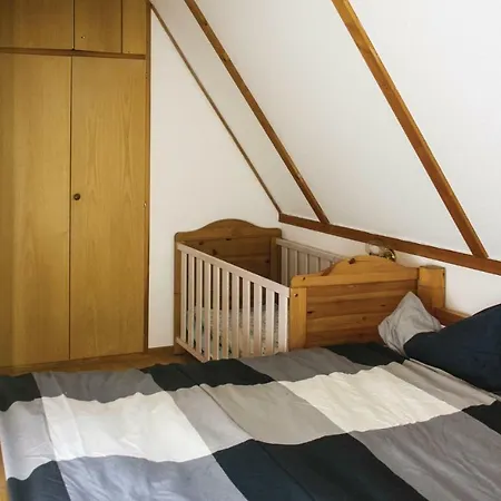 بيت للعطل Three-bedroom Holiday In باد آرولزن