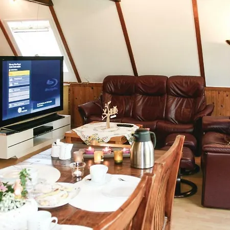 Three-bedroom Holiday In بيت للعطل *